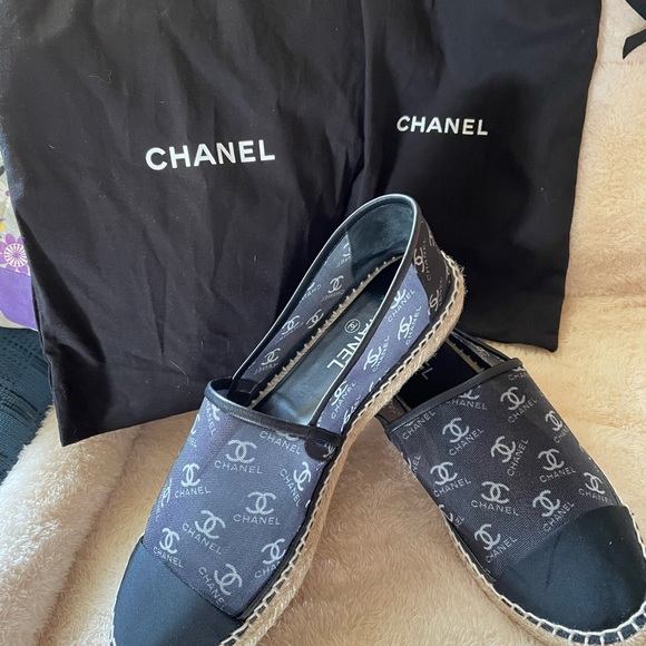 Gorgeous CHANEL Espadrilles - Picture 9 of 9